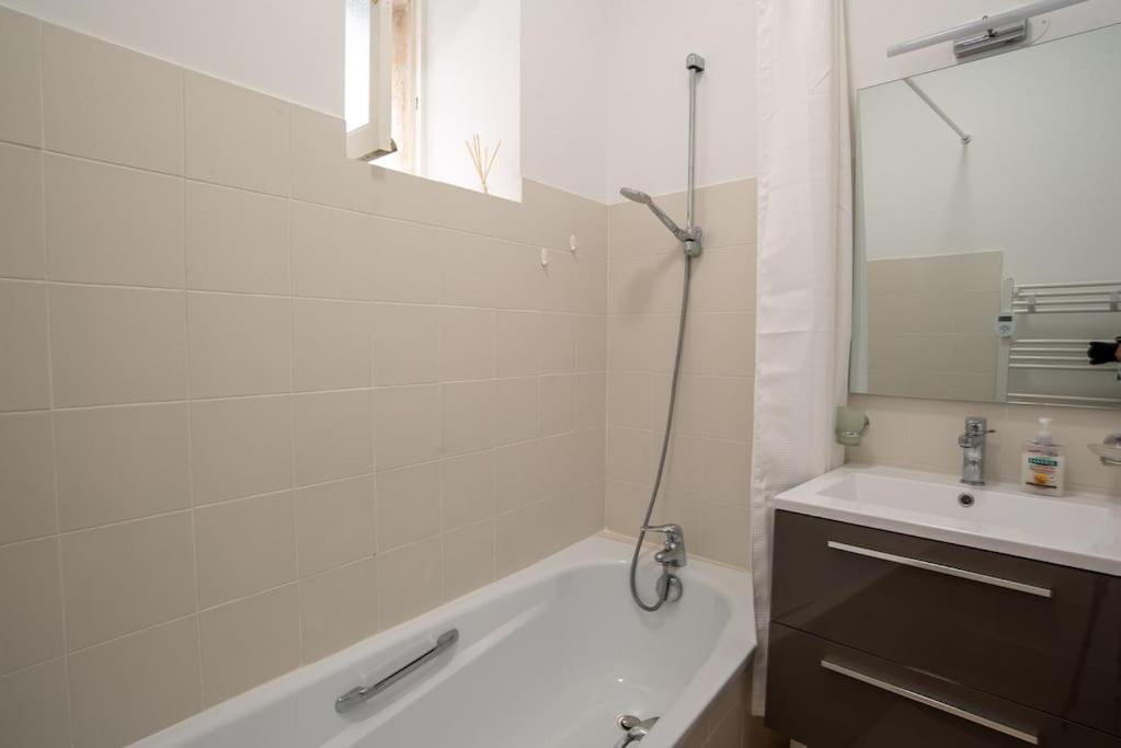 55m² - 2/4 Personnes En Centre *