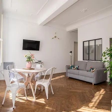 Appartement 55M² - 2/4 Personnes En Centre Ville Bollène Exterior foto